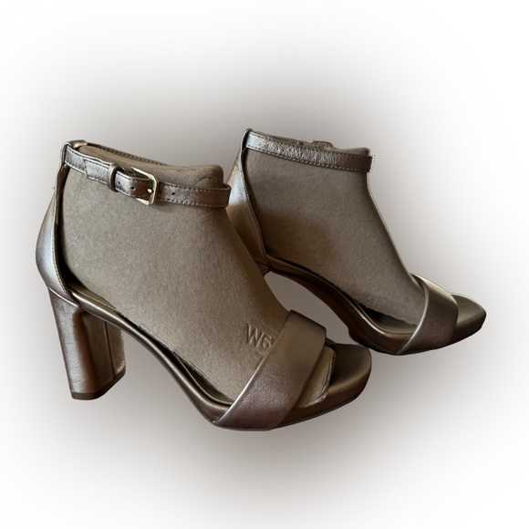 Naturalizer Joy Ankle Strap Sandal Light Bronze size 6W LIKE NEW! - Picture 1 of 13